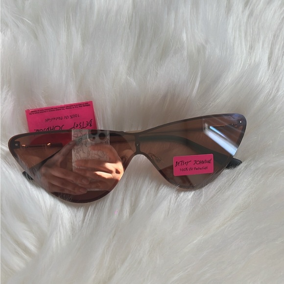 Pink Cat-eyed Sunglasses main image 6